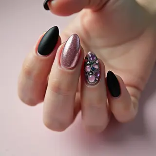 Velvet Matte Black & Pink Winter Nails: Short Oval Designs