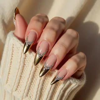 Toe Nail Colors 2025: Gold Chrome Winter Graffiti Nails!