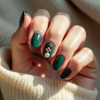 Forest Green Geometric Toes: A Winter Nail Art Delight!